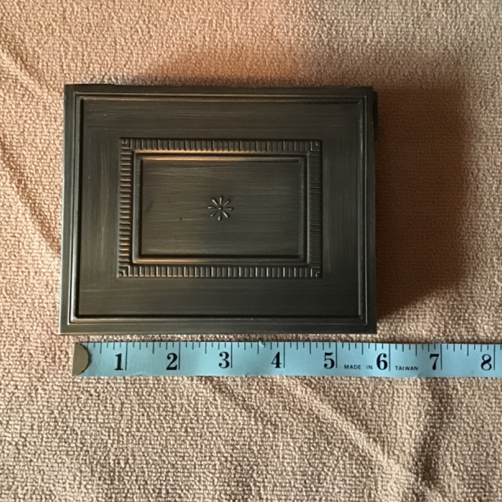 NWT Hallmark decorative metal tin with candle, notepad and pen - Picture 10 of 12